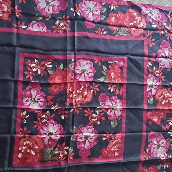 Oscar de la Renta Square Floral Satin scarf wrap - Picture 12 of 14